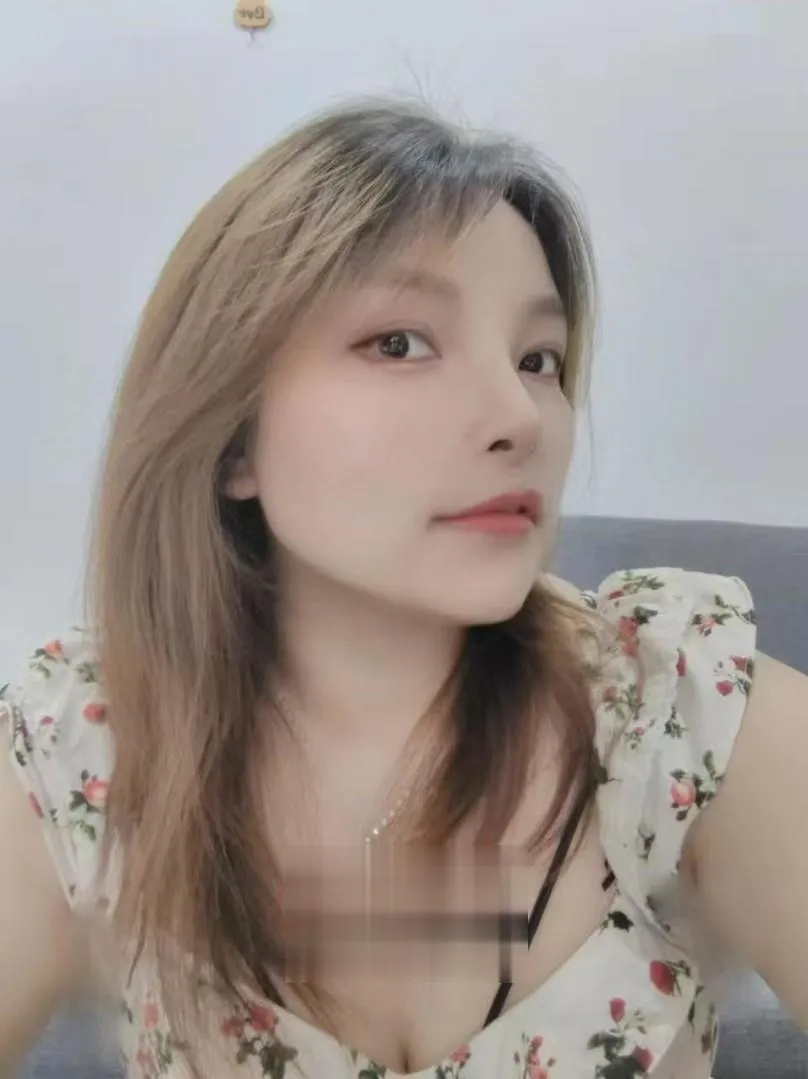 可以拍视频的丰满少妇