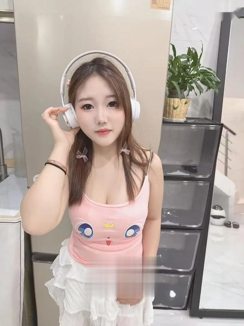 女友感爆棚的妹子