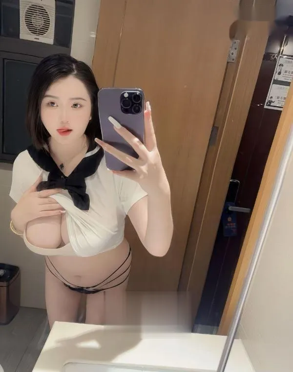 风骚巨乳小姐姐