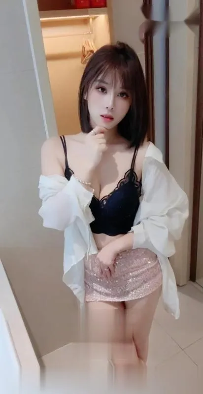高挑丰满年轻妹妹