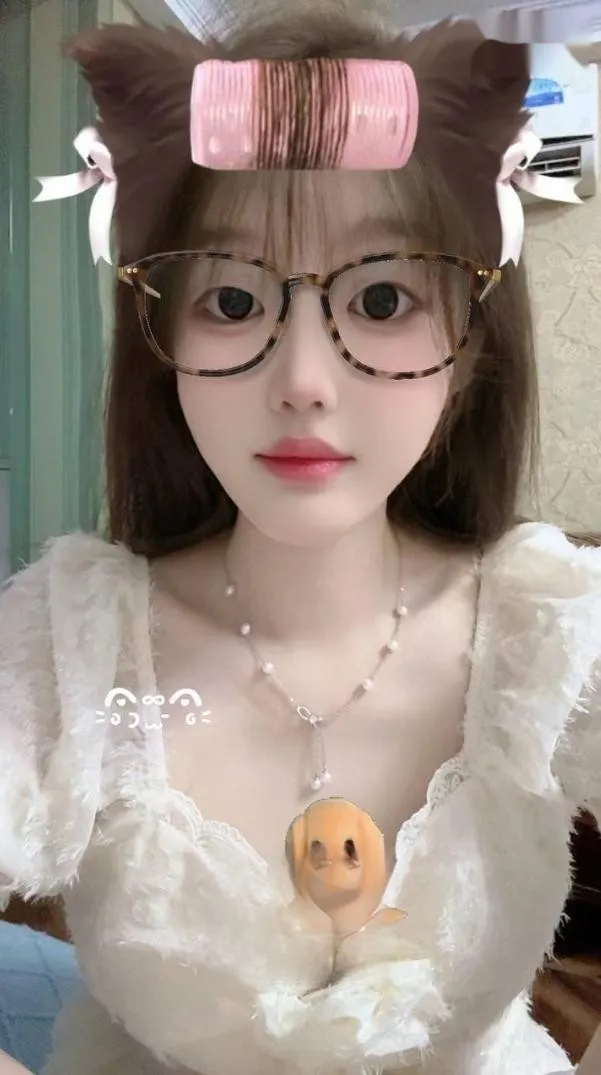 甜美小妹
