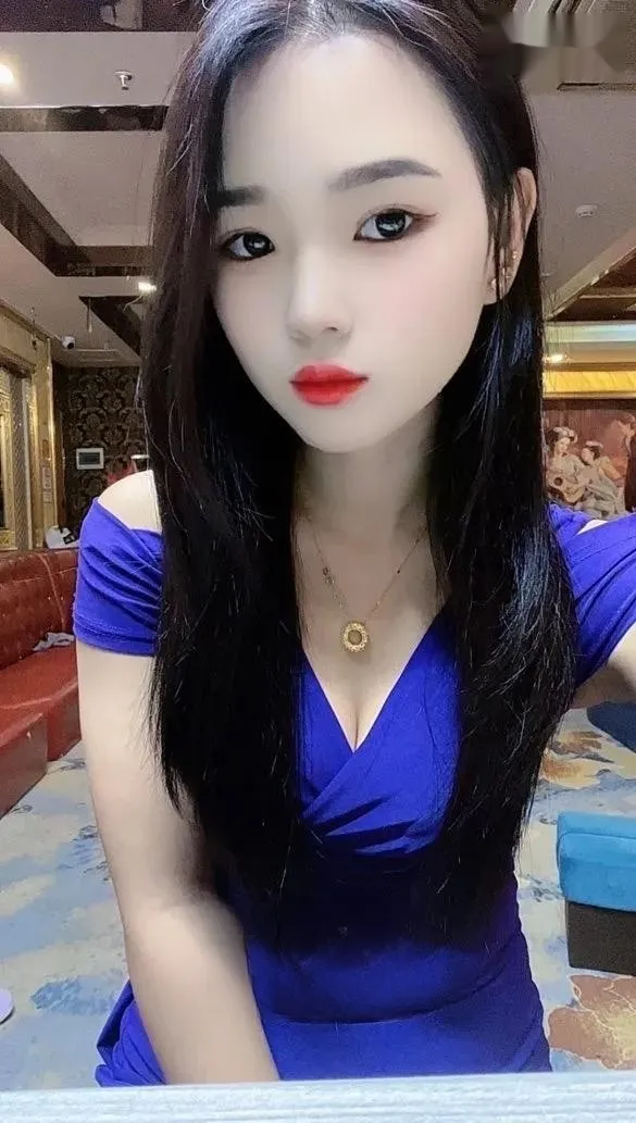风骚御姐性感丰满服务超好姿势到位
