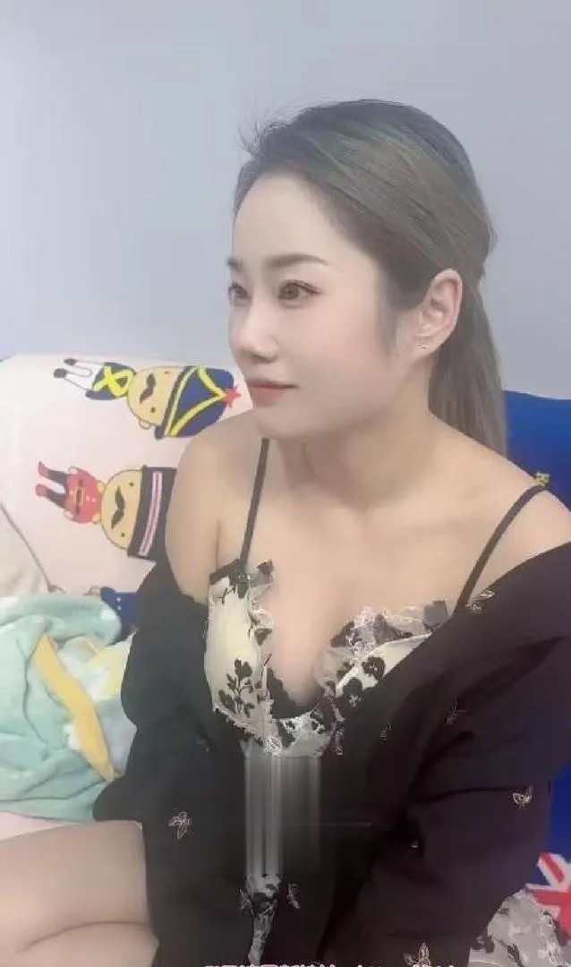 成都丰满翘臀性感尤物