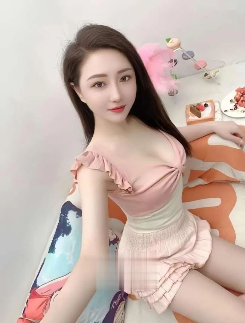性感美胸妹子婉怡