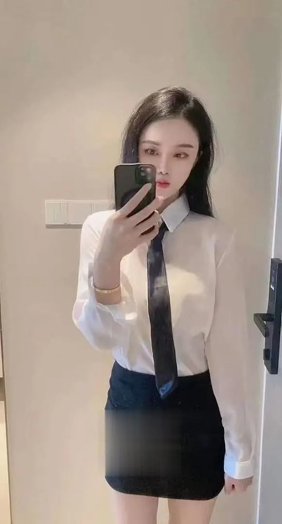 小巧娇嫩少妇晴天