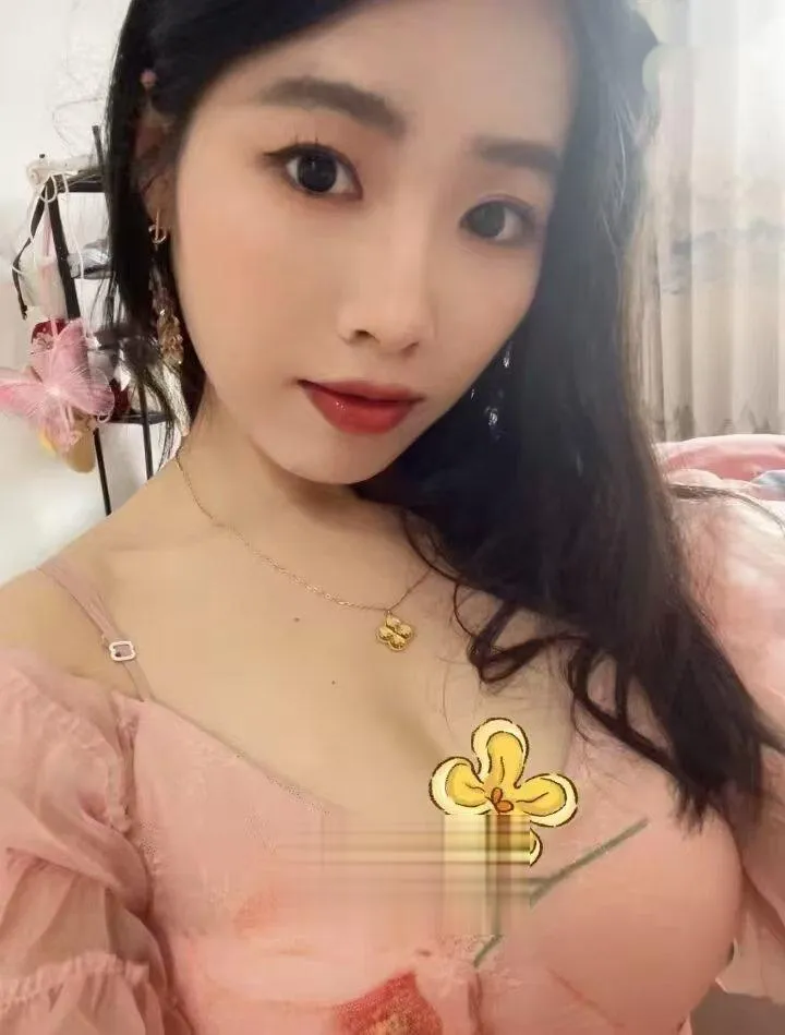 武昌翘臀诱人骚货小妹