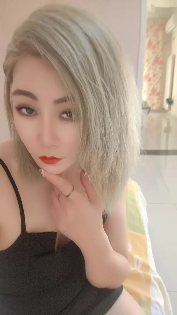 性感长腿美少妇