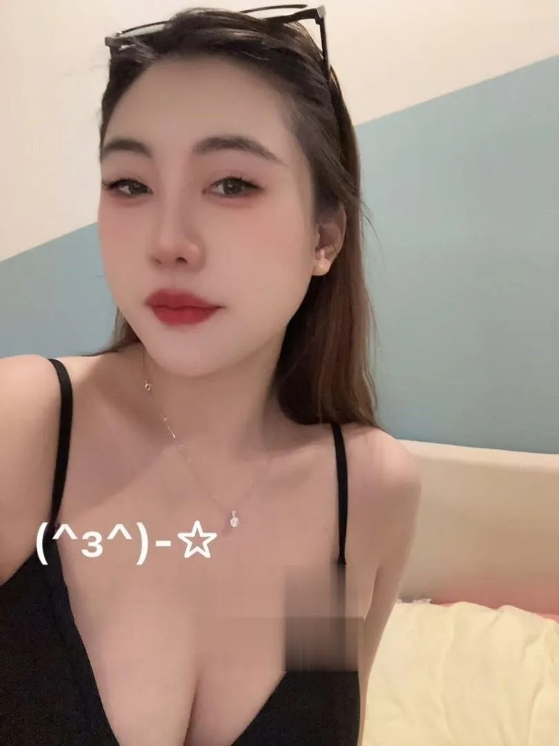 丰台清纯颜系美女皮肤超好