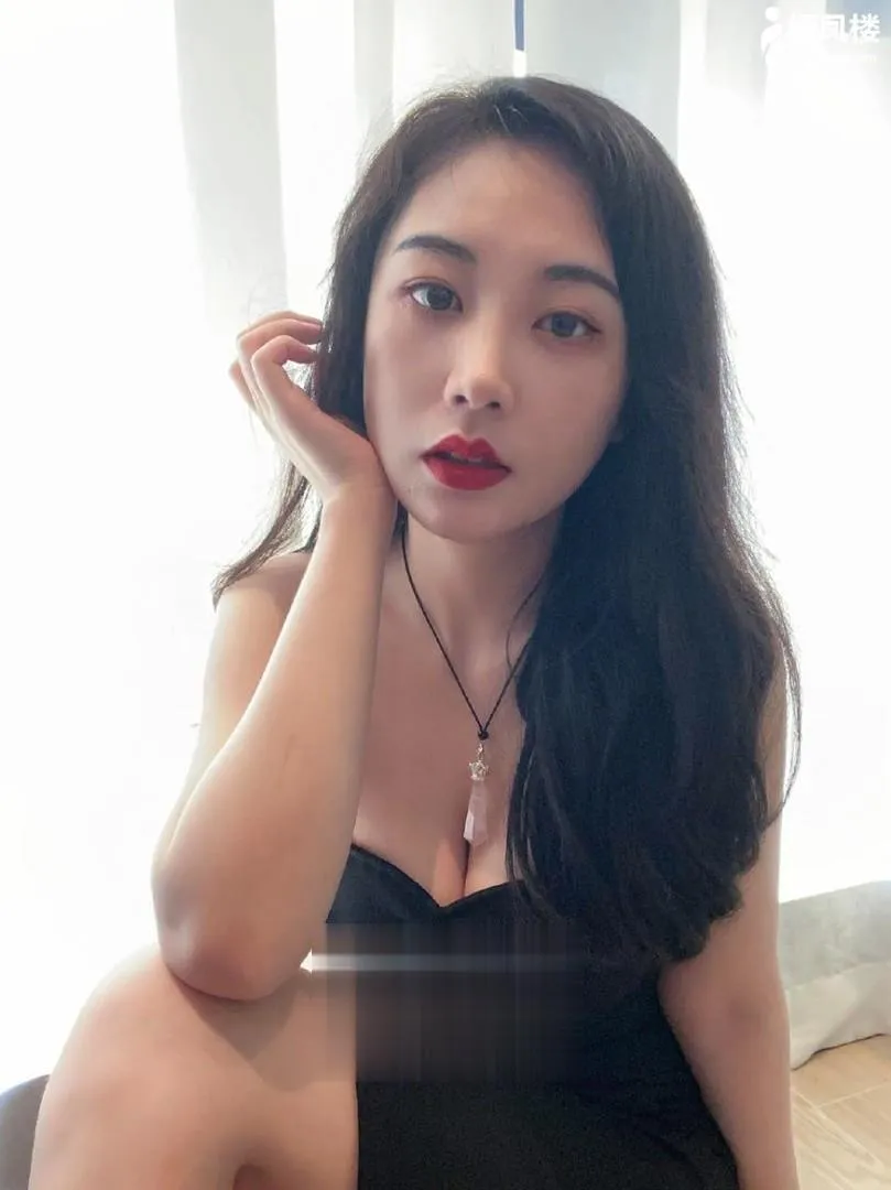体验会喷水的大奶少妇