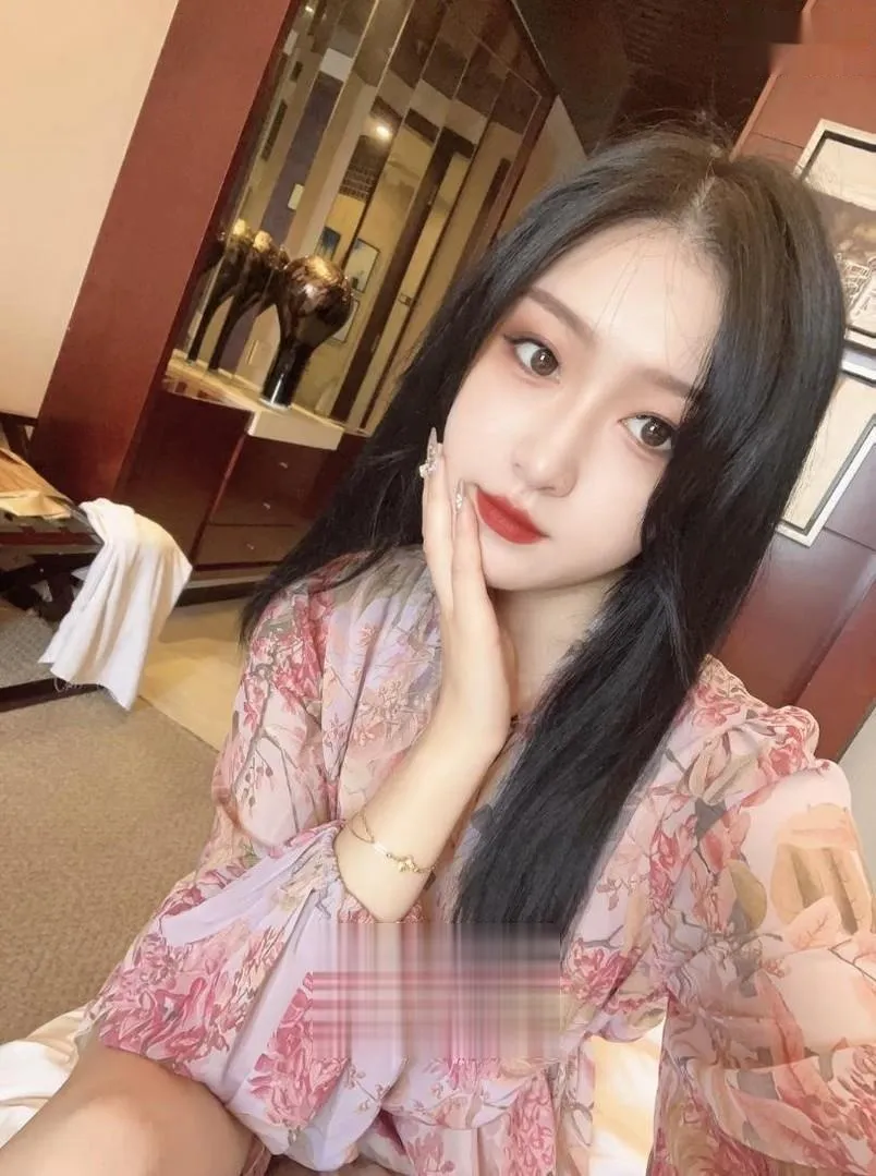 居家三通小姐姐