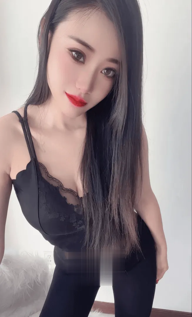 温柔爱笑的妹子