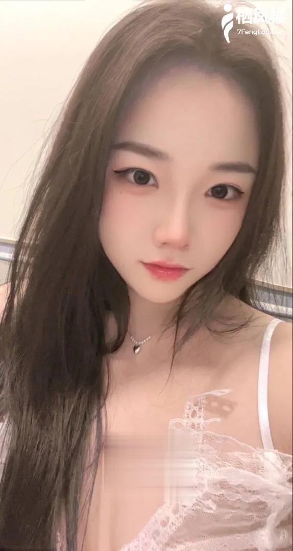 超性比价甜妹粉嫩鲍鱼