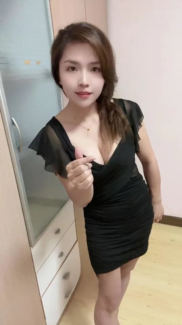 北京过年不回家的极品嫩妹带房面付