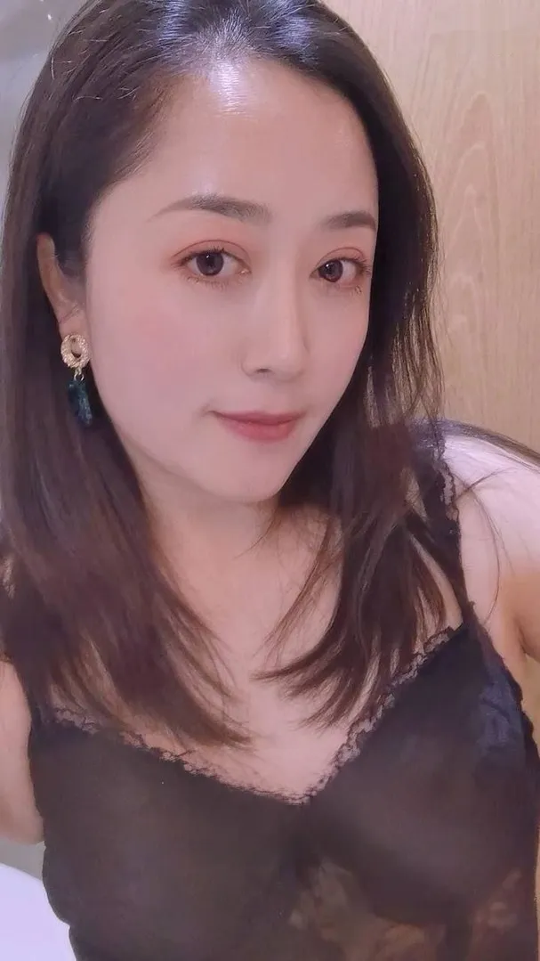 高挑成熟美妇