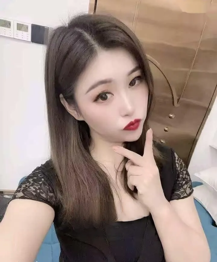武侯雪白长腿小妖精