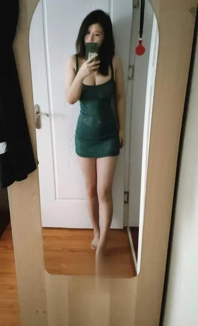 长腿大奶牛少妇