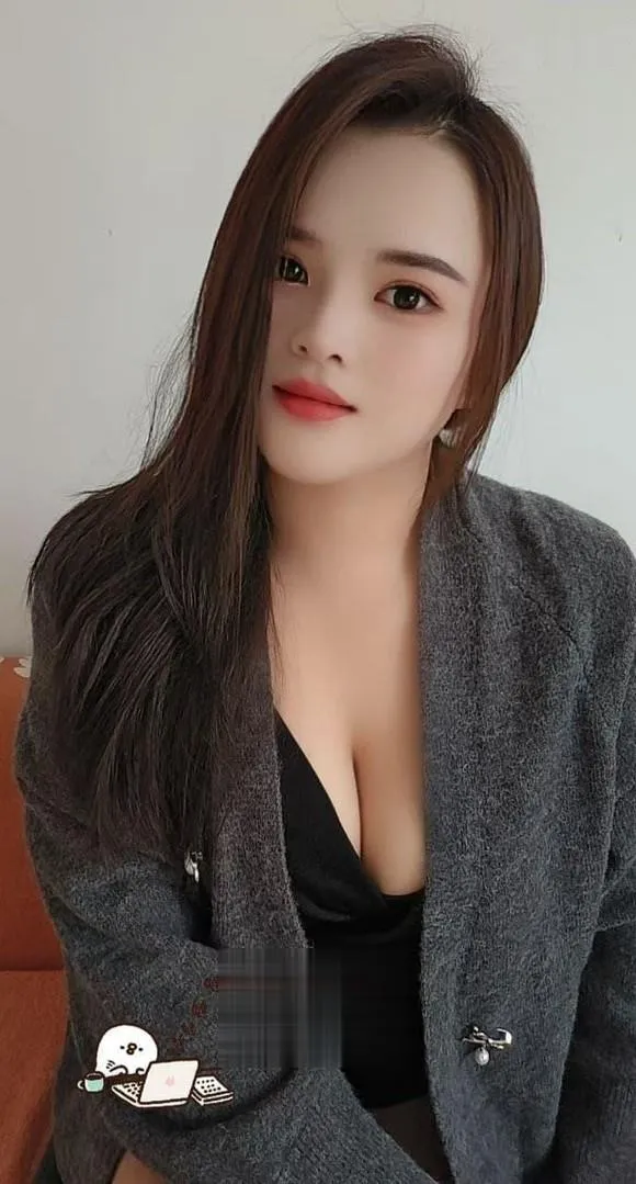 极品兼职尤物吹萧超棒