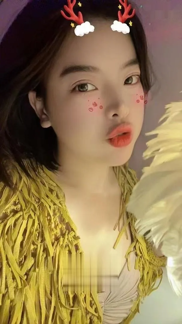 马群笑笑