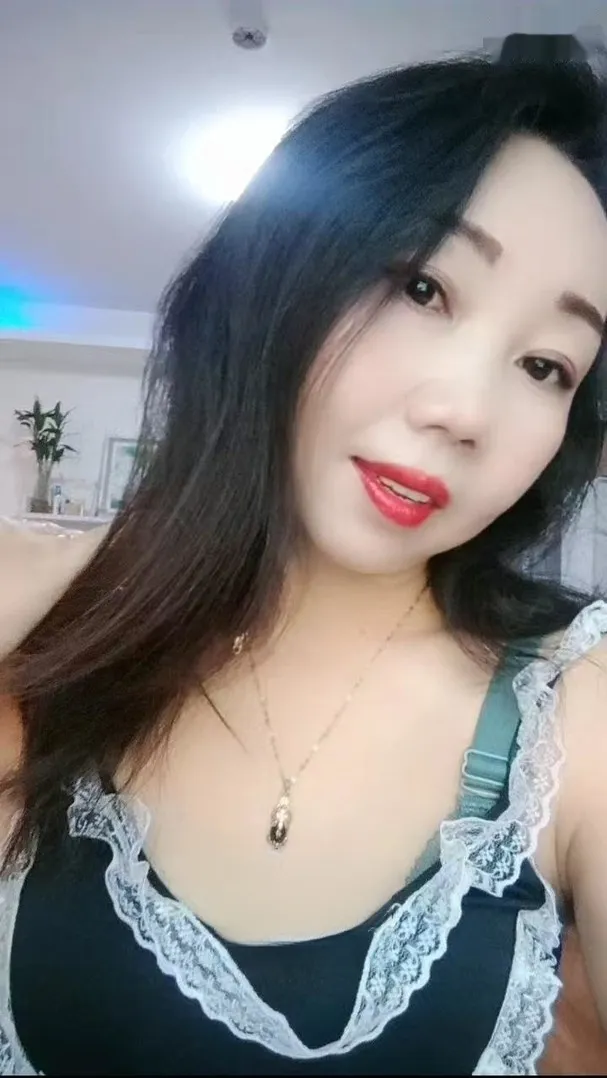 服务好的熟妇丰满大奶翘臀