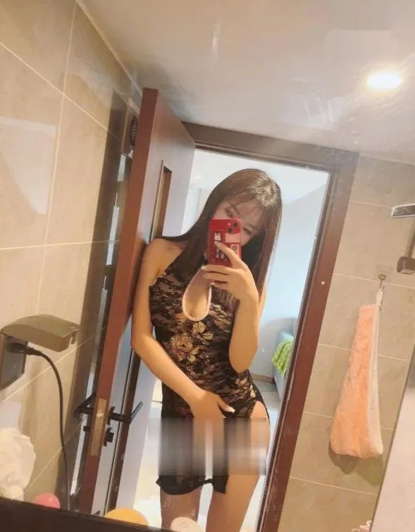 性感大胸姐姐身材很好