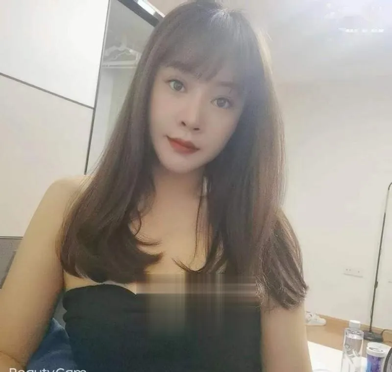 风骚嫩妹粉鲍会喷水