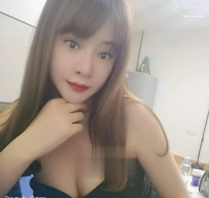 风骚嫩妹粉鲍会喷水