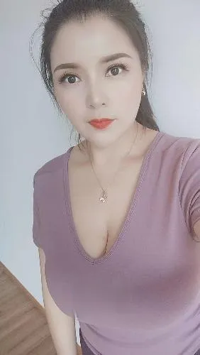 红玫瑰胸是真大