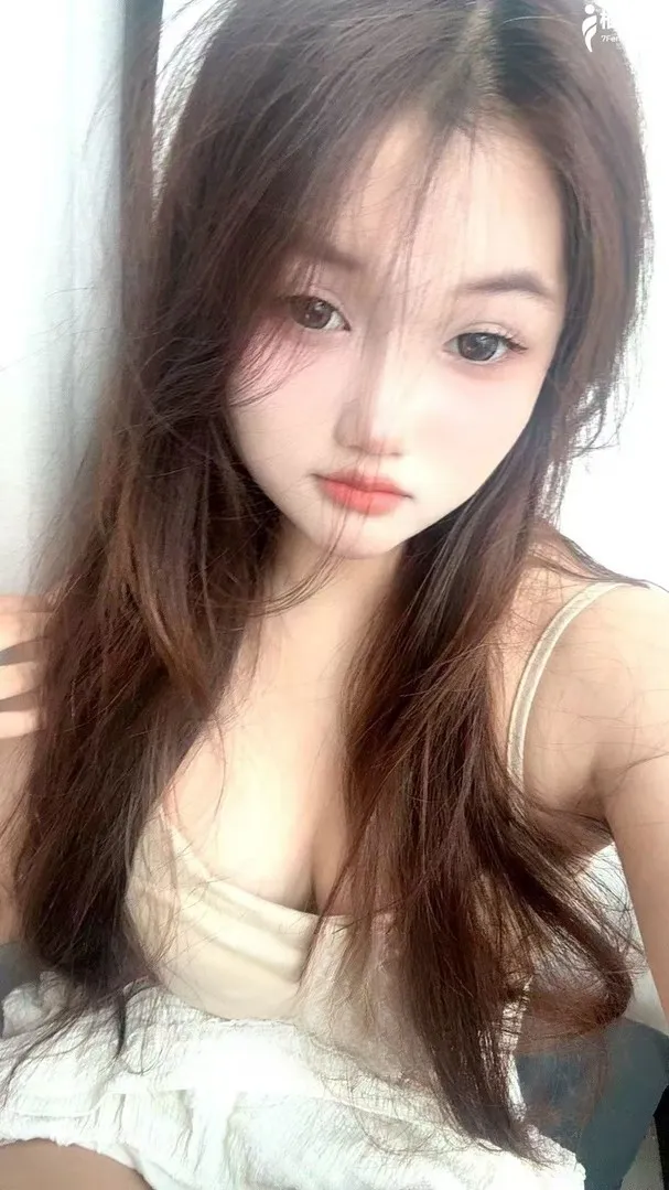 白皙穴紧水嫩妹可舌吻