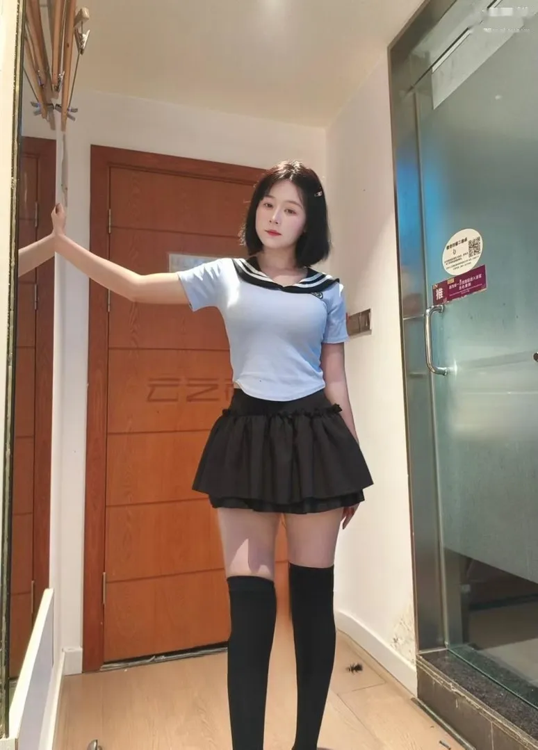 水润白虎嫩妹娇喘连连