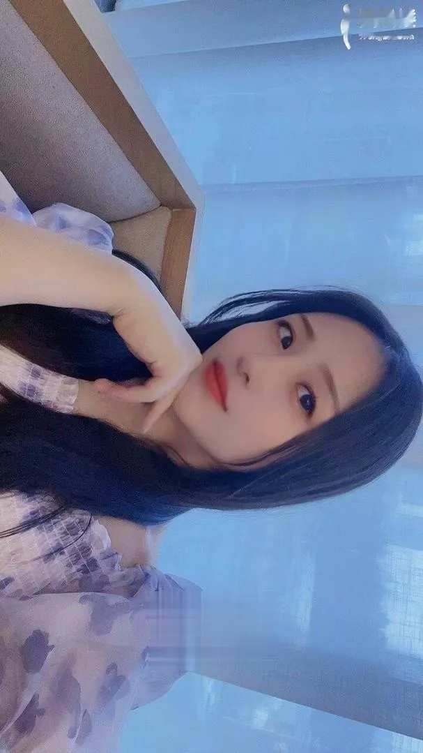 范湖浅笑笑