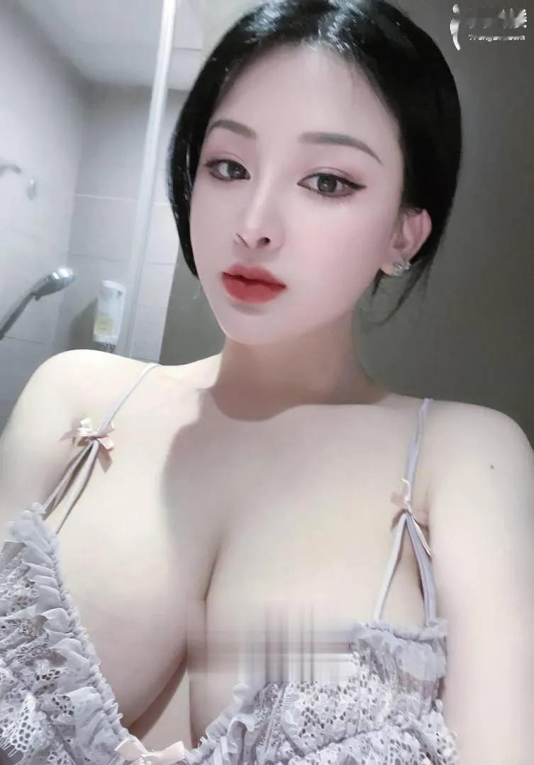 巨乳服务系御姐