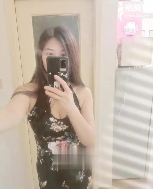 颜值高老师口爆很舒服