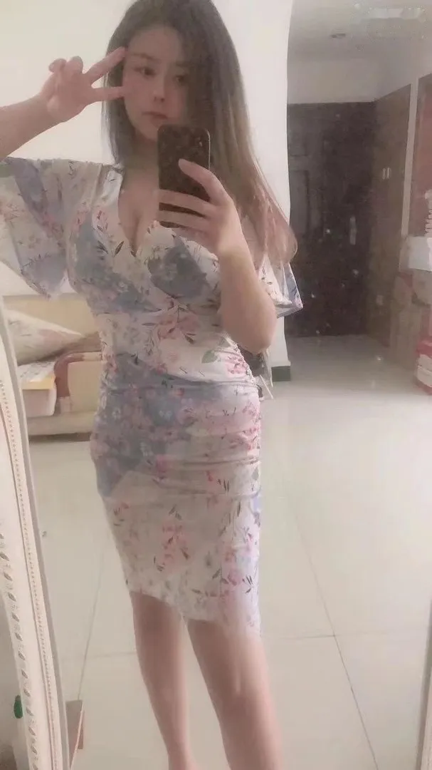龙岗粉嫩大长腿