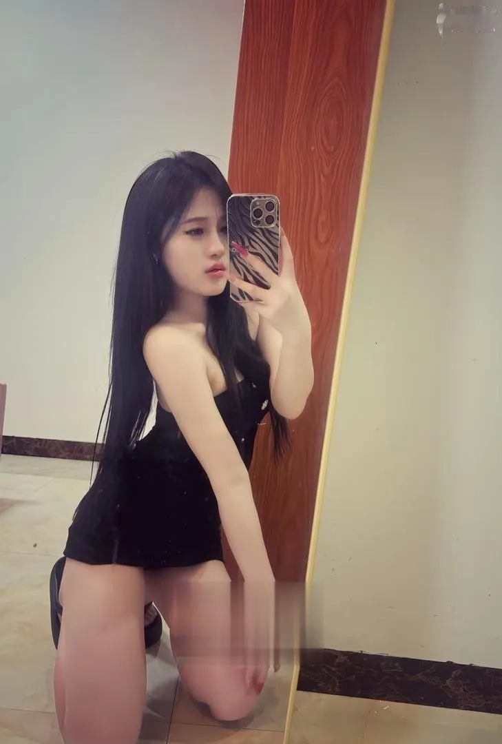 白嫩性感妖媚刚下海