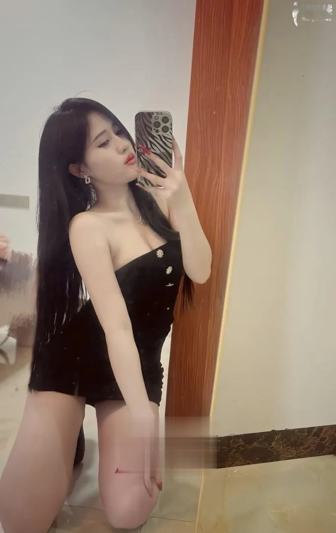 白嫩性感妖媚刚下海