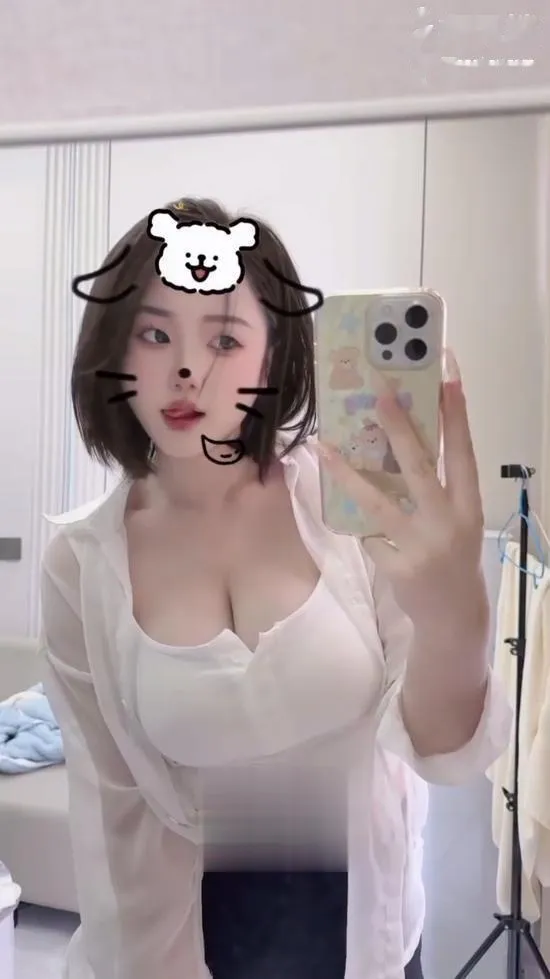 翘臀骚逼大奶牛