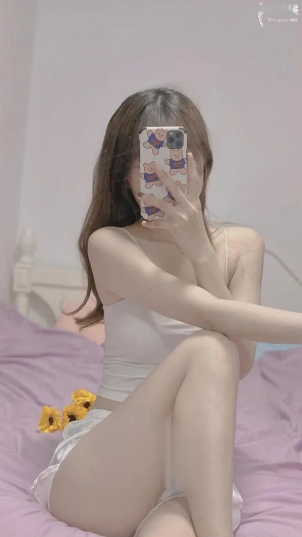 皮肤嫩滑小白菜老师