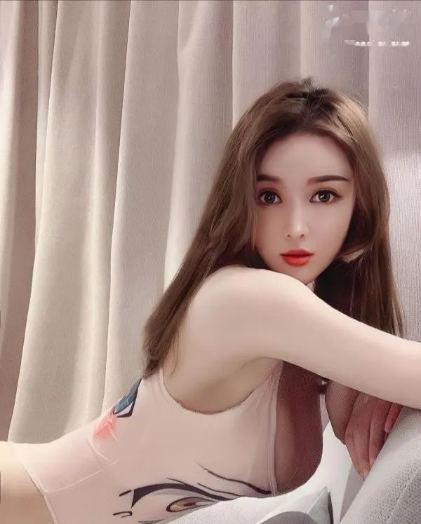 金发妹彤彤老师