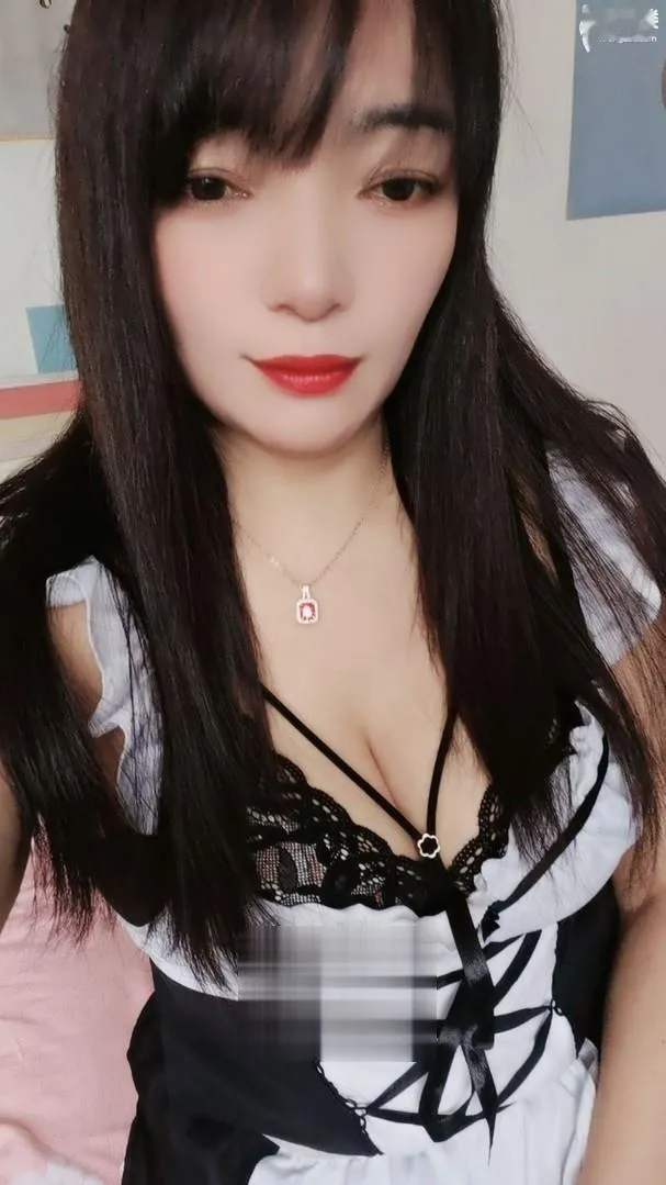 大胸勾人少妇