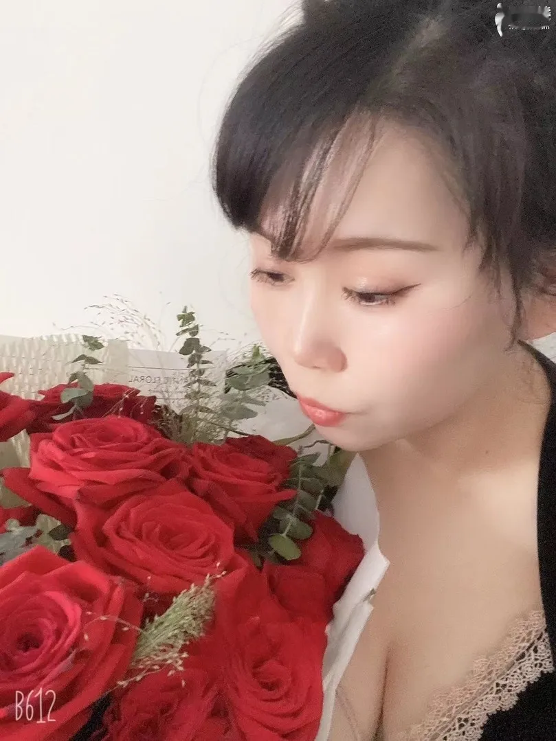 大奶御姐姐