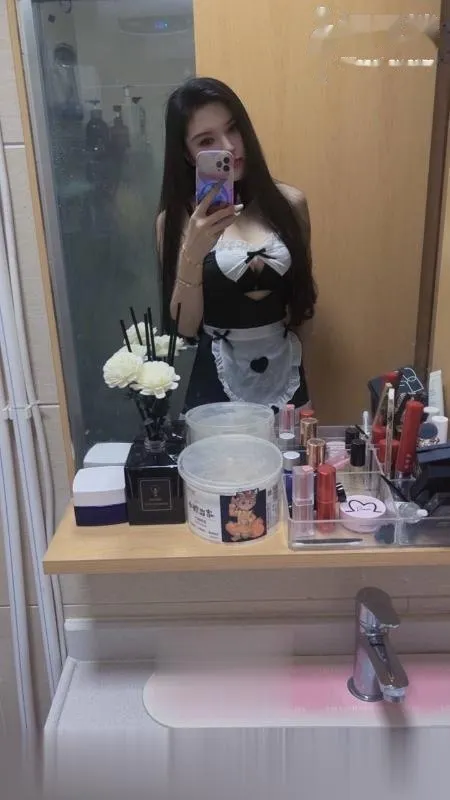 身材曼妙的御姐