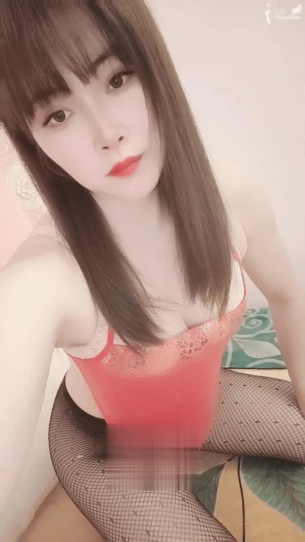 腰臀比完美的腰精，性感娇嫩妹妹