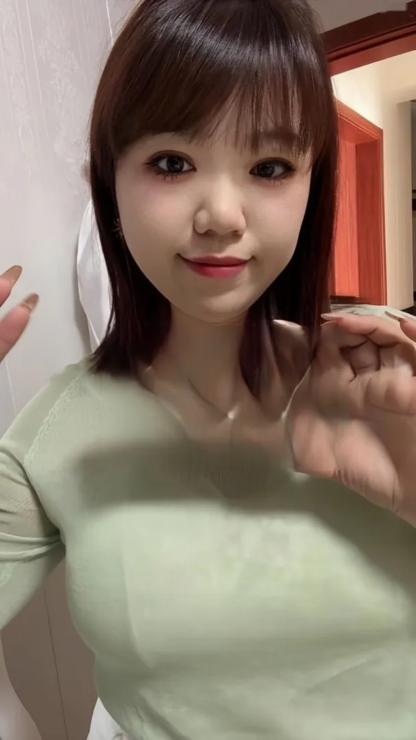 杭州下沙粘人精大梨