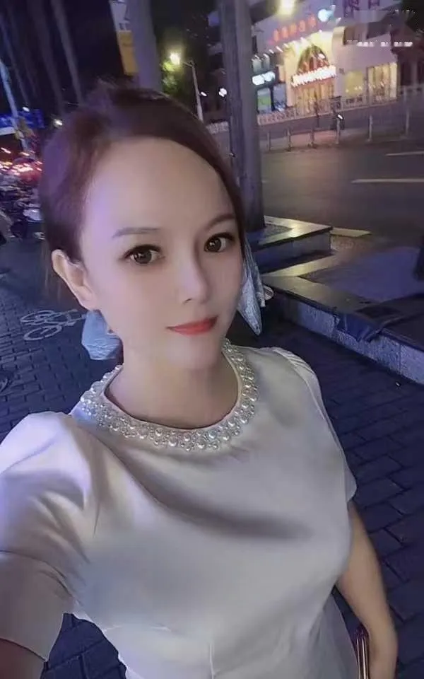 服务系D奶瑶妹