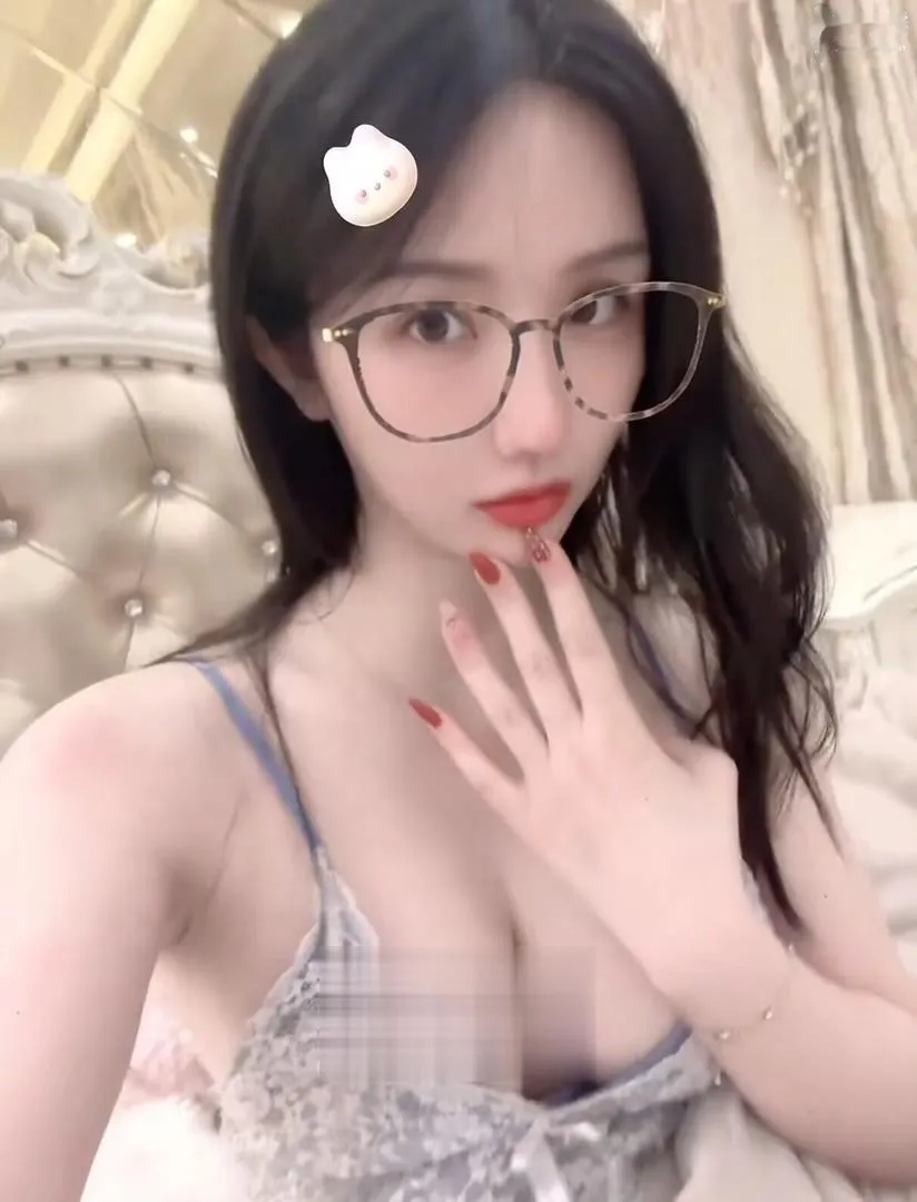 性感翘臀尤物口爆绝绝子