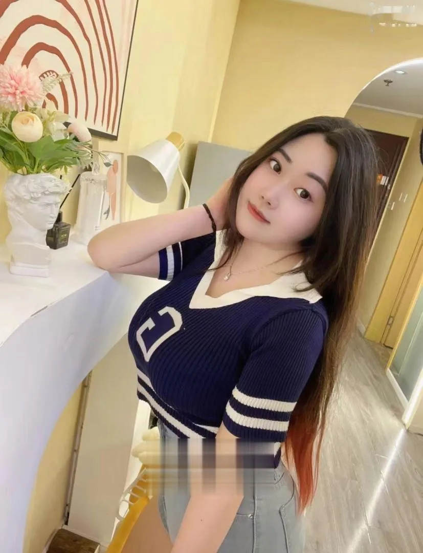 新来妹妹 很紧难进入丰满性感大胸妹