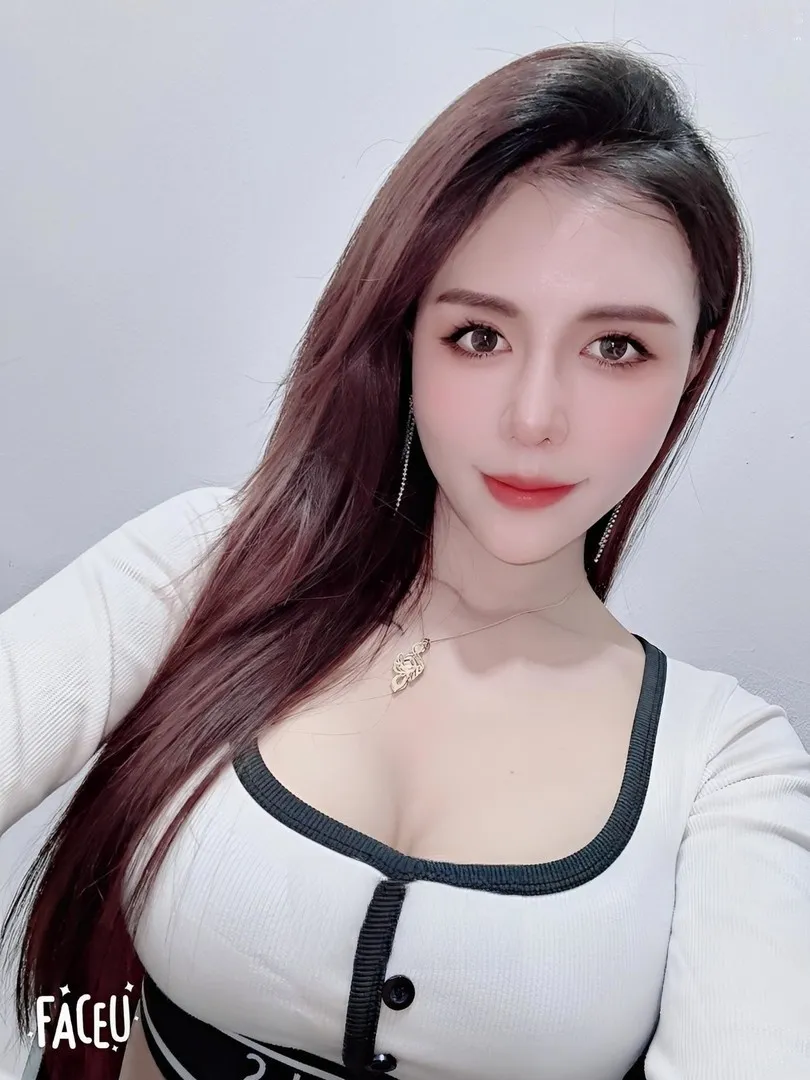 性感骚货姿势多肯配合