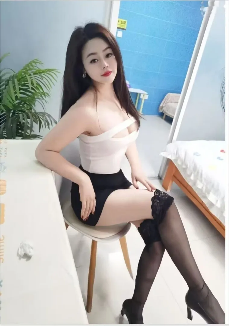 黑丝美腿秋香