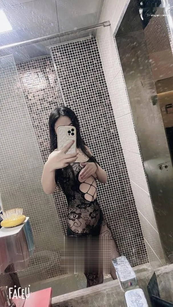 气质长腿服务型美女