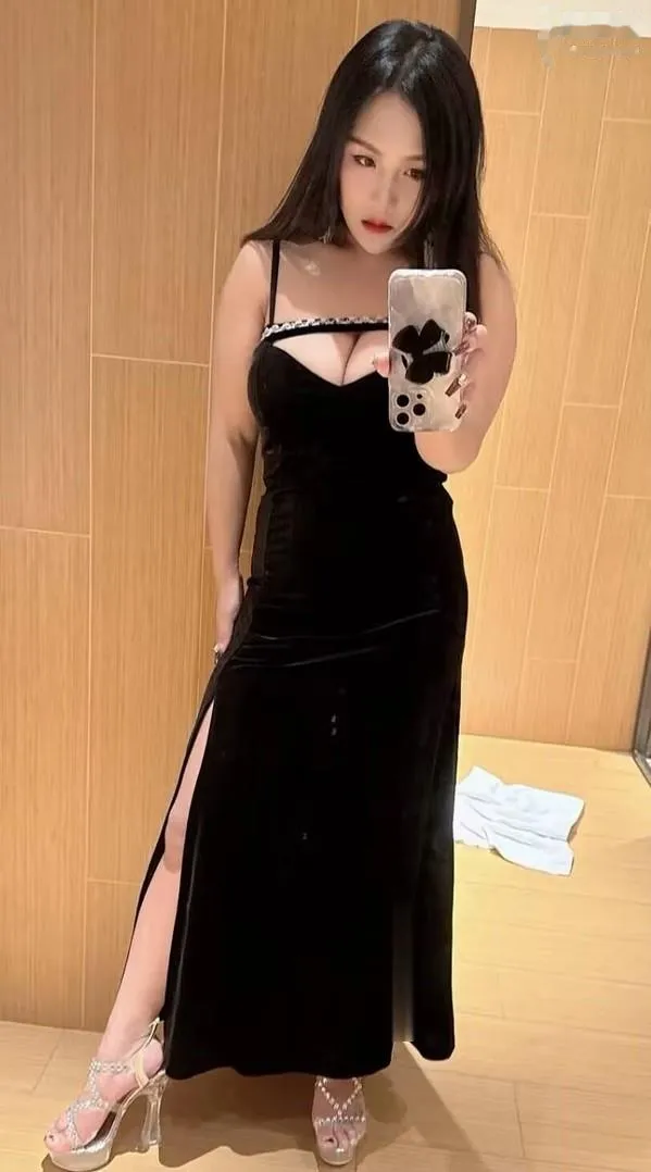 气质长腿服务型美女
